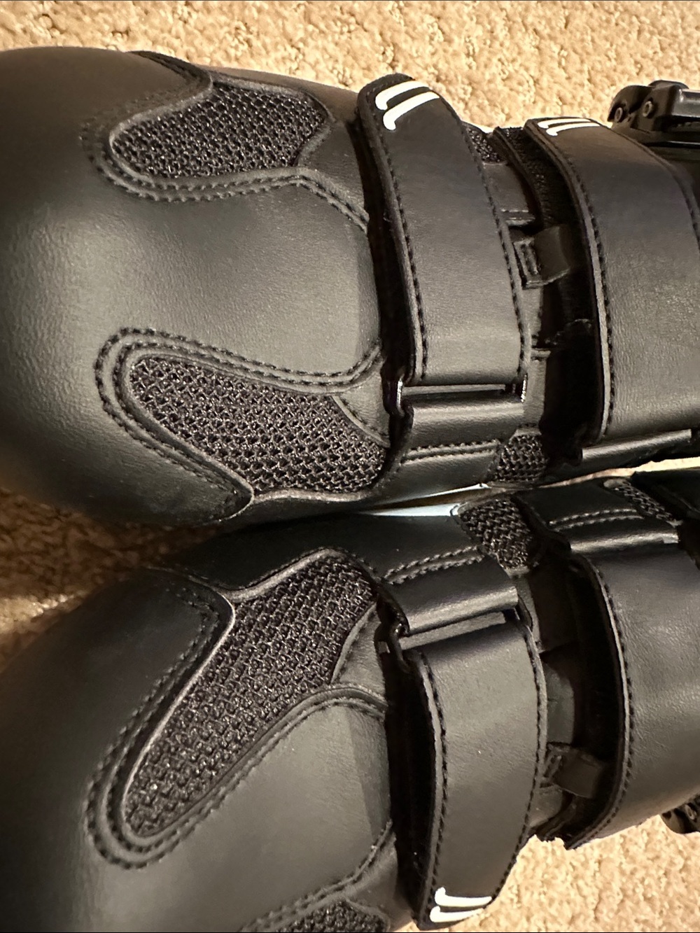 Peloton Black Cycling Shoes with Red Lining - Picture 4 of 8